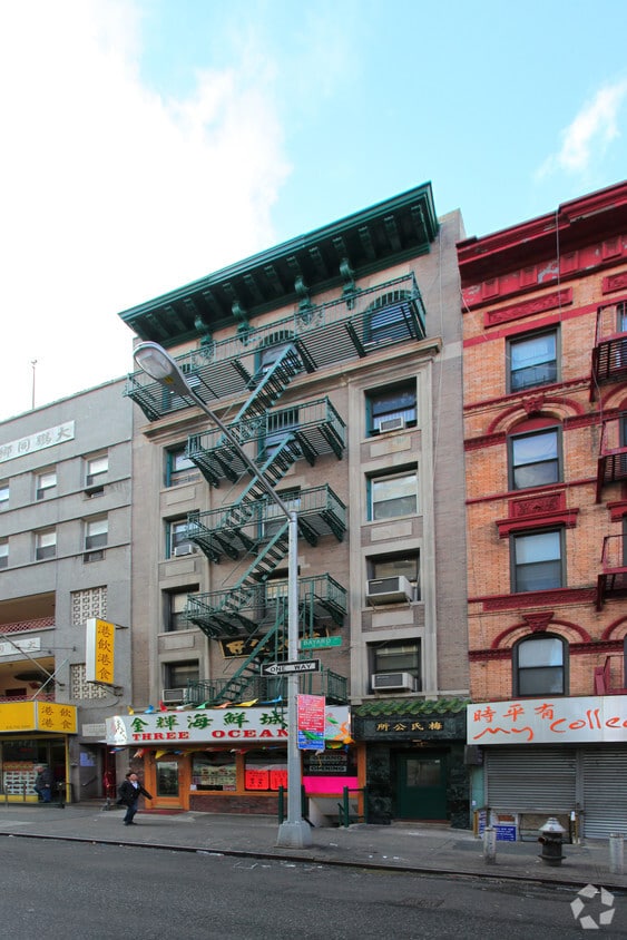 Building Photo - 53 Bayard St