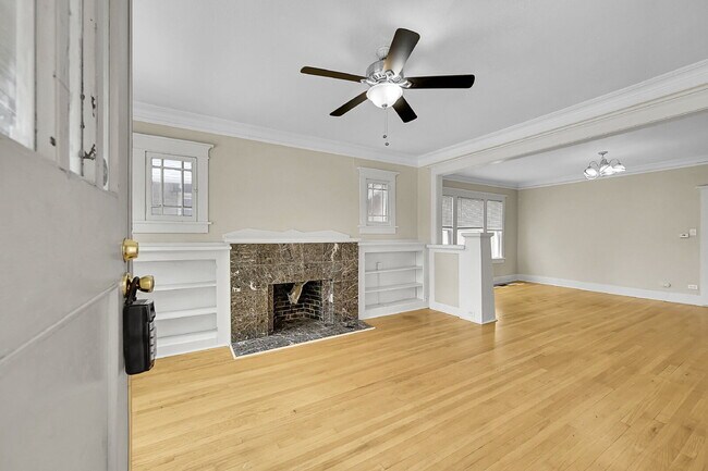Foto del edificio - $3,400.00, 4 bed, 3 bed, located in Denver...
