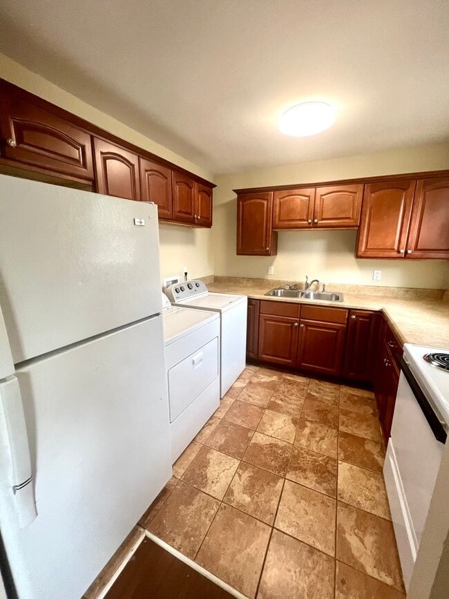 Building Photo - 314 Moss Rose Ct