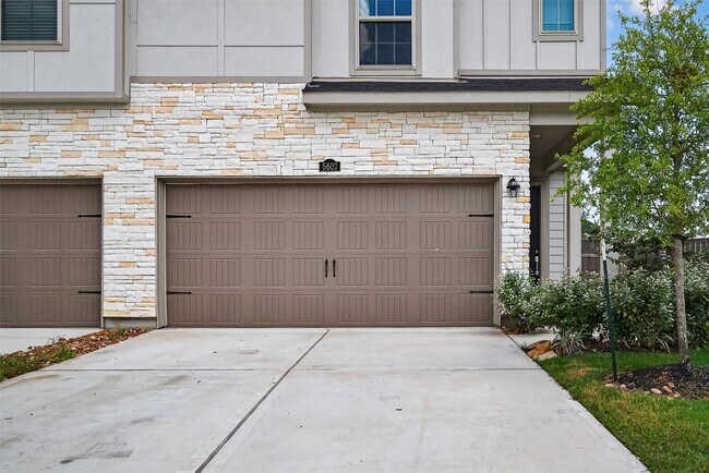 Foto del edificio - 5607 Foggy Vine Ct