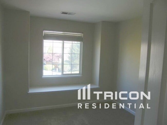 Building Photo - 2108 San Remo Dr