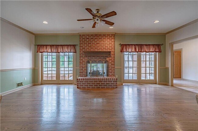 Foto del edificio - Elegant Living Awaits: Luxurious 4-Bedroom Home with Pool in Bethlehem Area School District