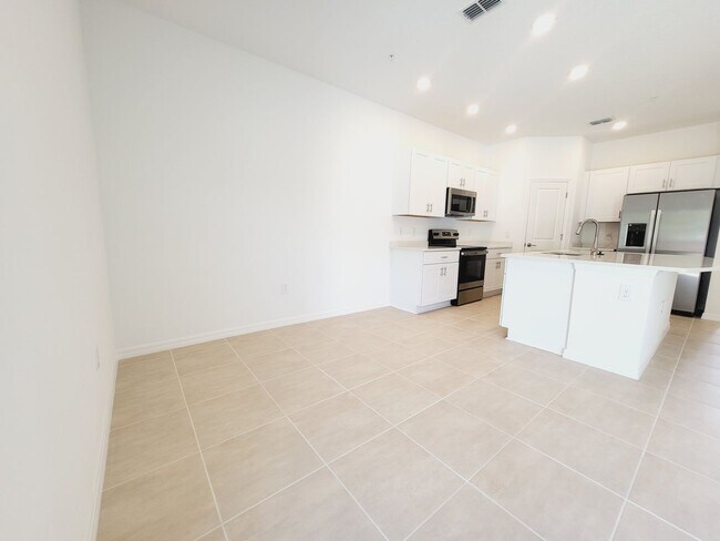 Building Photo - Gorgeous brand new 3/2.5 Townhouse in St. ...