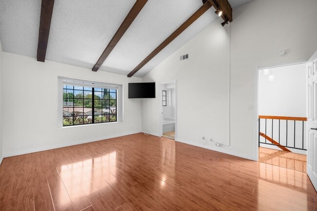 Building Photo - 7100 Balboa Blvd