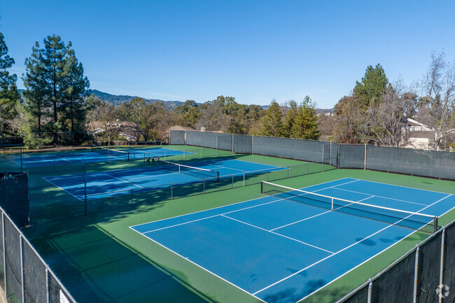 ¡Canchas de tenis - Stoneridge Luxury Apartments