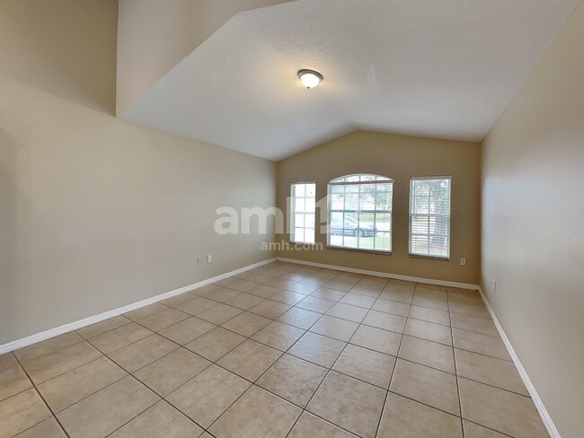 Foto del edificio - 4905 70th St E