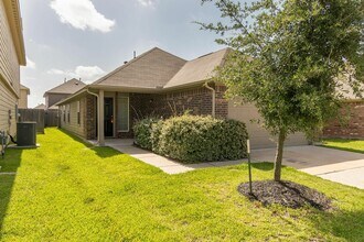 Building Photo - 5714 Kyle Cove Dr