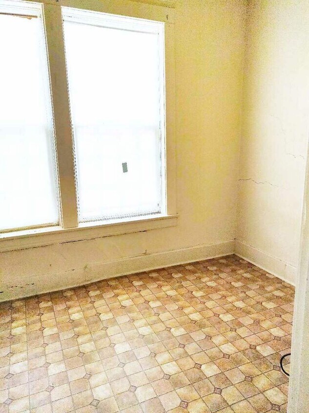 Primary Photo - 116 N Lincoln Blvd