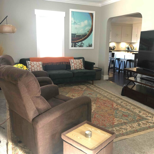 Building Photo - 126 SW 4th St