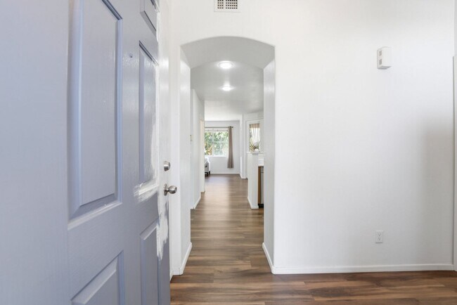 Foto del edificio - Prime Tempe Location! 3 Bed Townhome w/ Private Patio & Garage