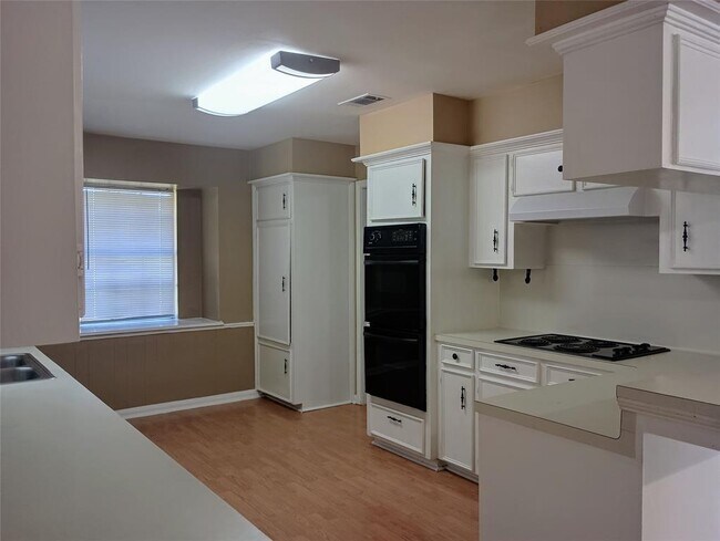 Building Photo - 7076 US-59