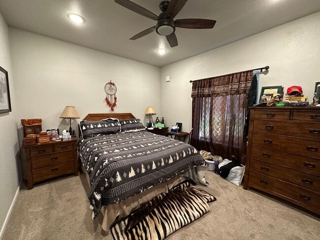 Building Photo - LONG TERM UNFURNISHED HOME