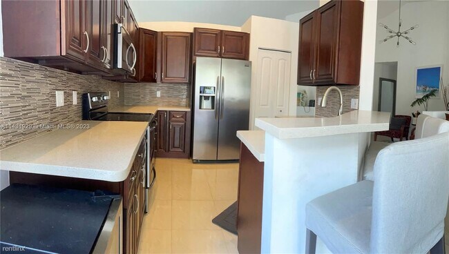 Building Photo - 3 br, 2 bath House - 805 Falling Water Rd