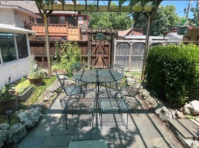 Foto del edificio - 3815 Bell St