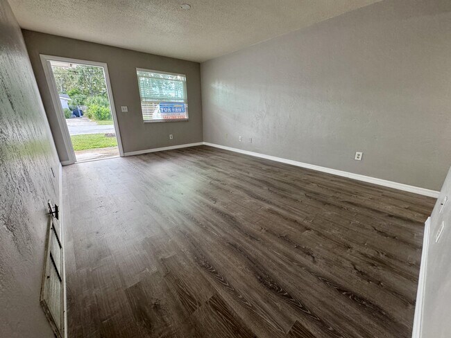 Building Photo - 2241 Granada Dr