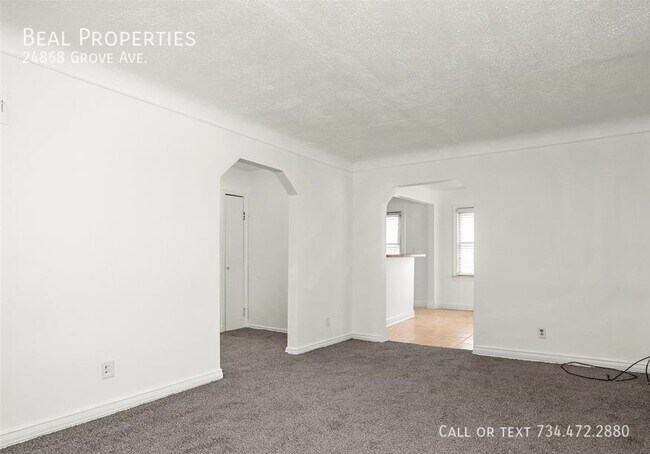 Foto del edificio - 24868 Grove Ave