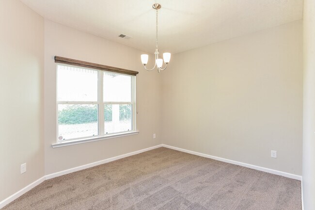 Building Photo - 3BR/2.5BA w/ office and attached garage!