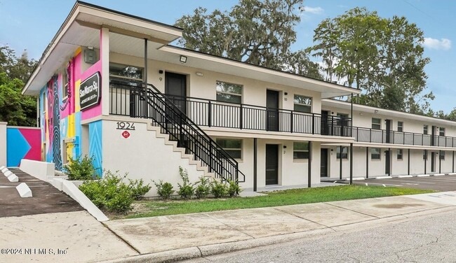 Foto del edificio - 1924 Danese Ct