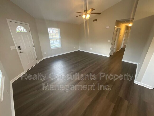 Foto del edificio - 2470 Shadow Valley Rd