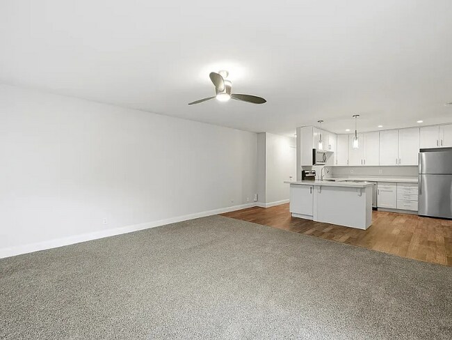 Foto del edificio - 172 W Clinton Ave