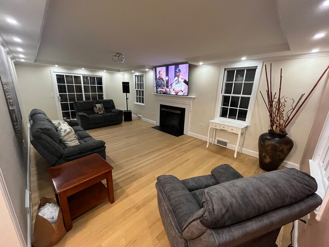 Foto principal - 124 Milwood Rd
