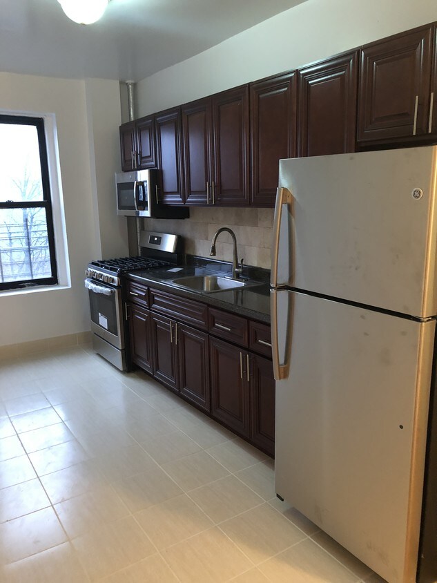 Foto principal - 1541 Williamsbridge Rd