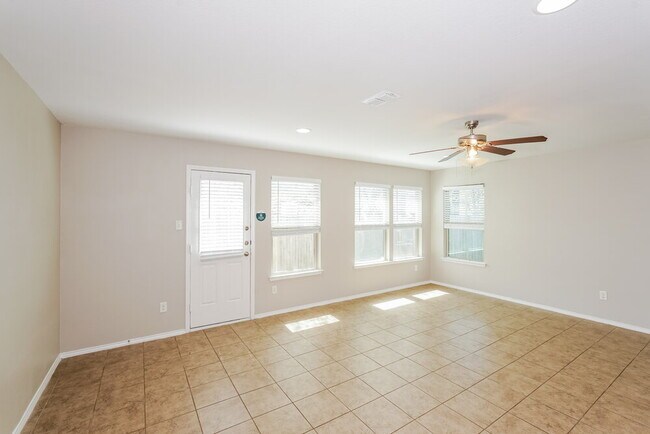 Foto del edificio - 5509 Northfield Dr