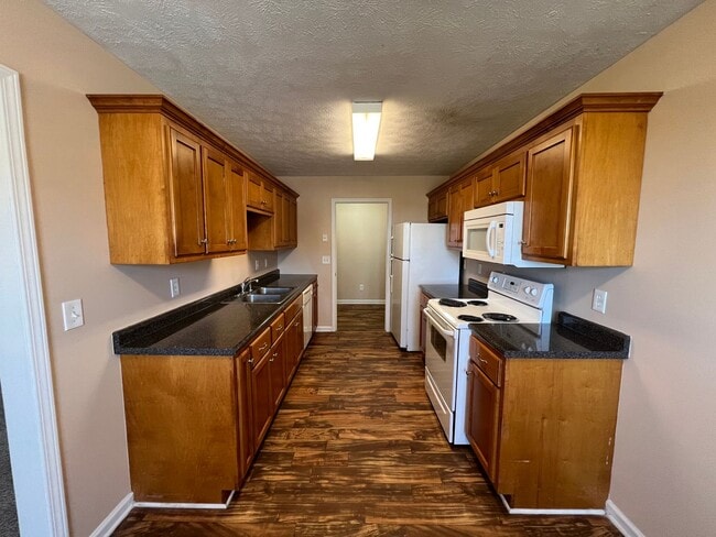 Foto del edificio - Nice 3 BR 2 Bath Corner Lot Brick Home in ...