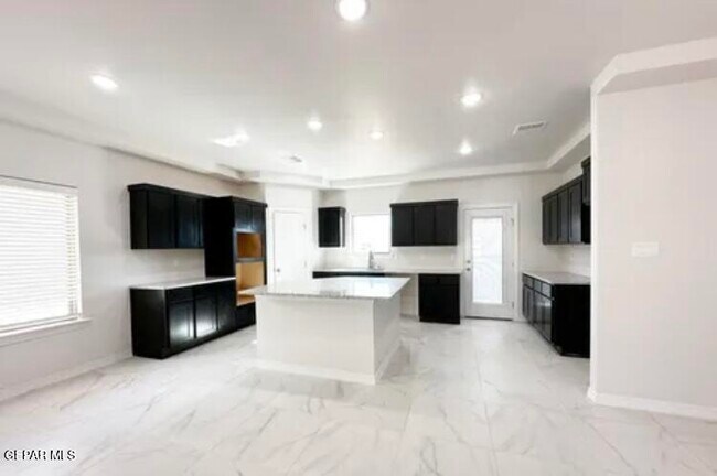 Foto del edificio - 13417 Coldham St