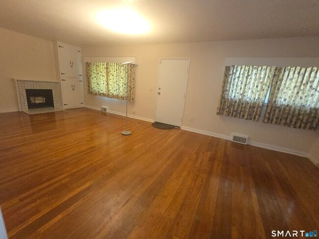 Building Photo - 331 Campfield Ave
