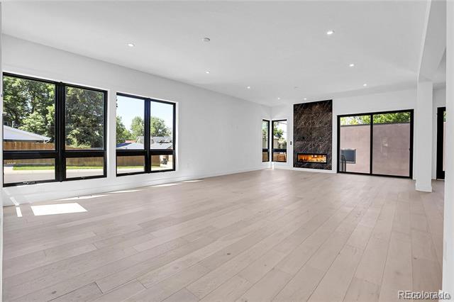 Building Photo - 1491 S York St