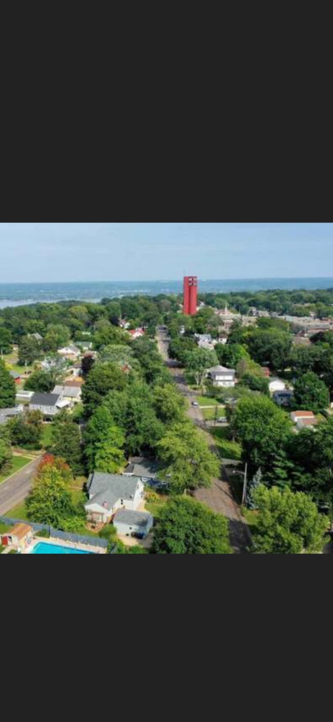 Building Photo - 1016 E Highland Pl