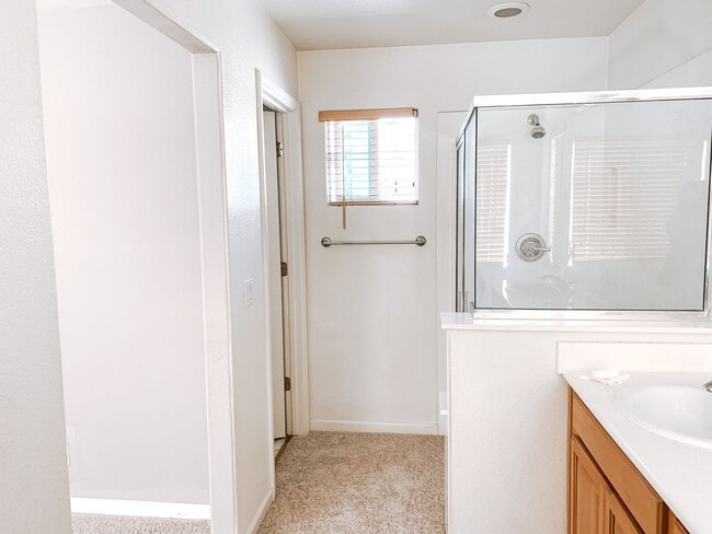 Building Photo - Gorgeous 3 Bedroom 2.5 Bath home in Livermore