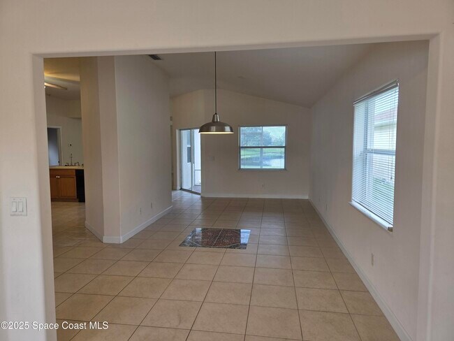 Foto del edificio - 5220 Somerville Dr