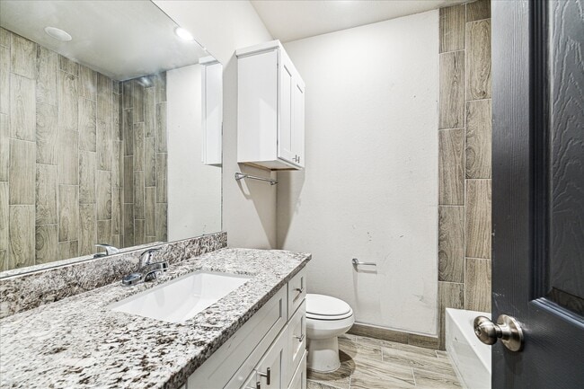 Foto del edificio - 7918 Bowen St