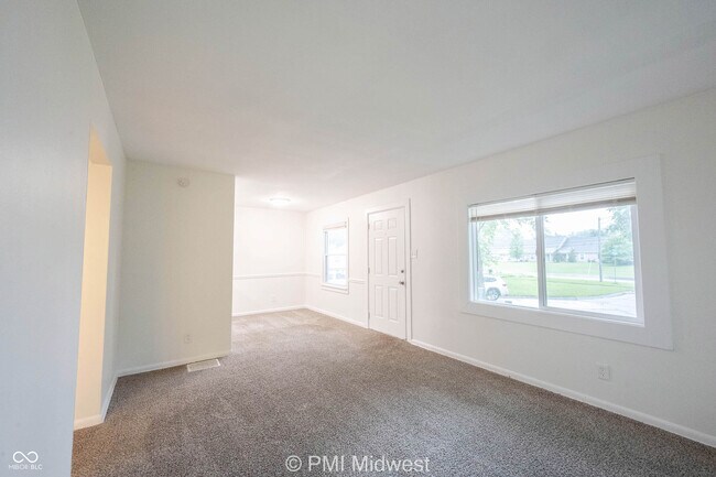Foto del edificio - 5329 E Sutton St