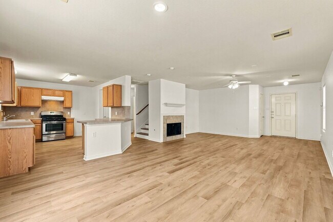 Foto del edificio - 2703 Skyview Glen Ct