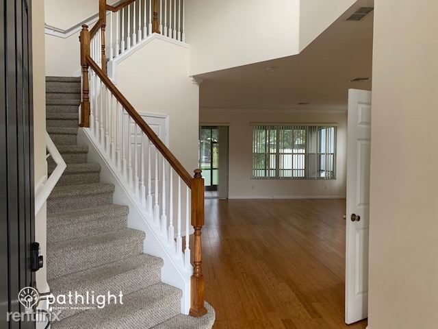 Building Photo - 4 br, 3.5 bath House - 1928 Mitchellbrook ...