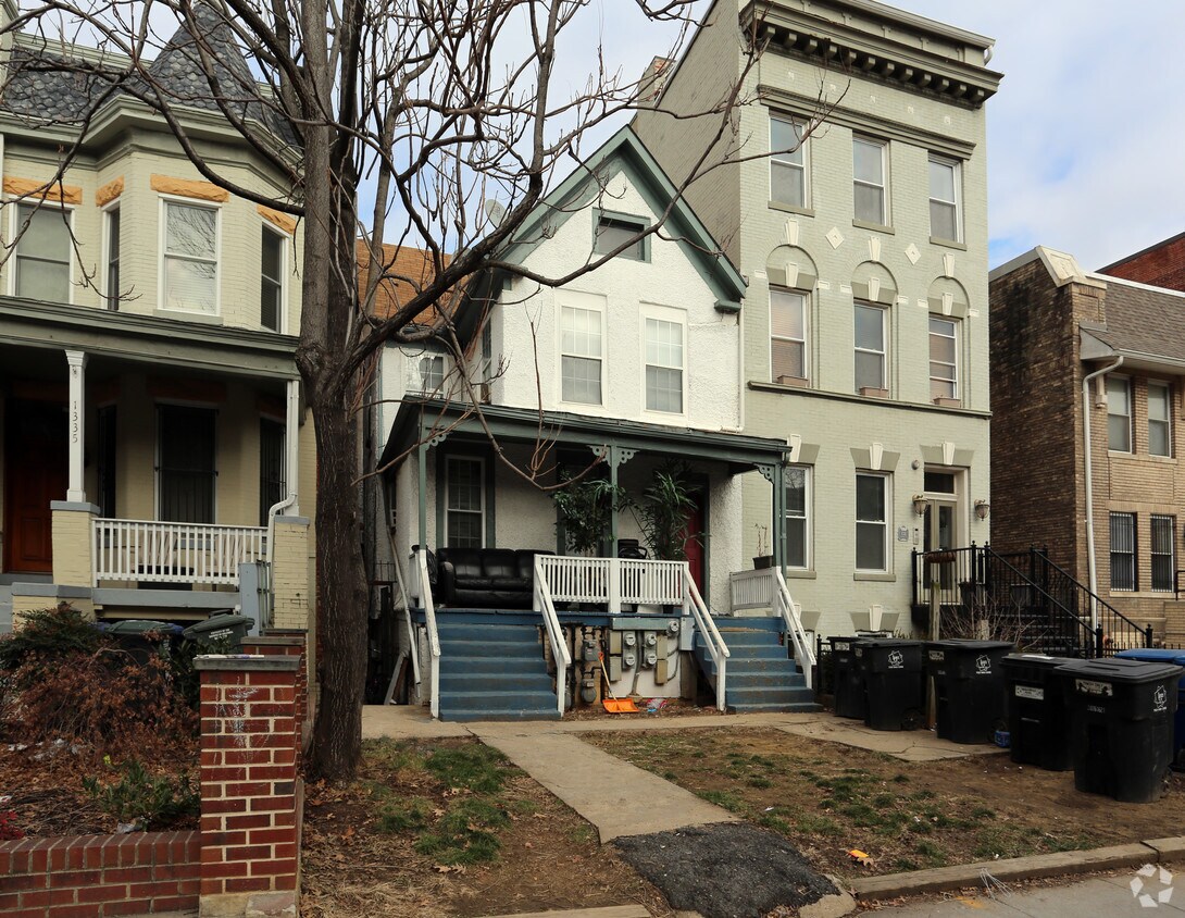 Foto principal - 1333 Kenyon St NW