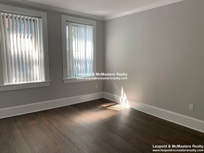 Foto del edificio - 130 Longwood Ave