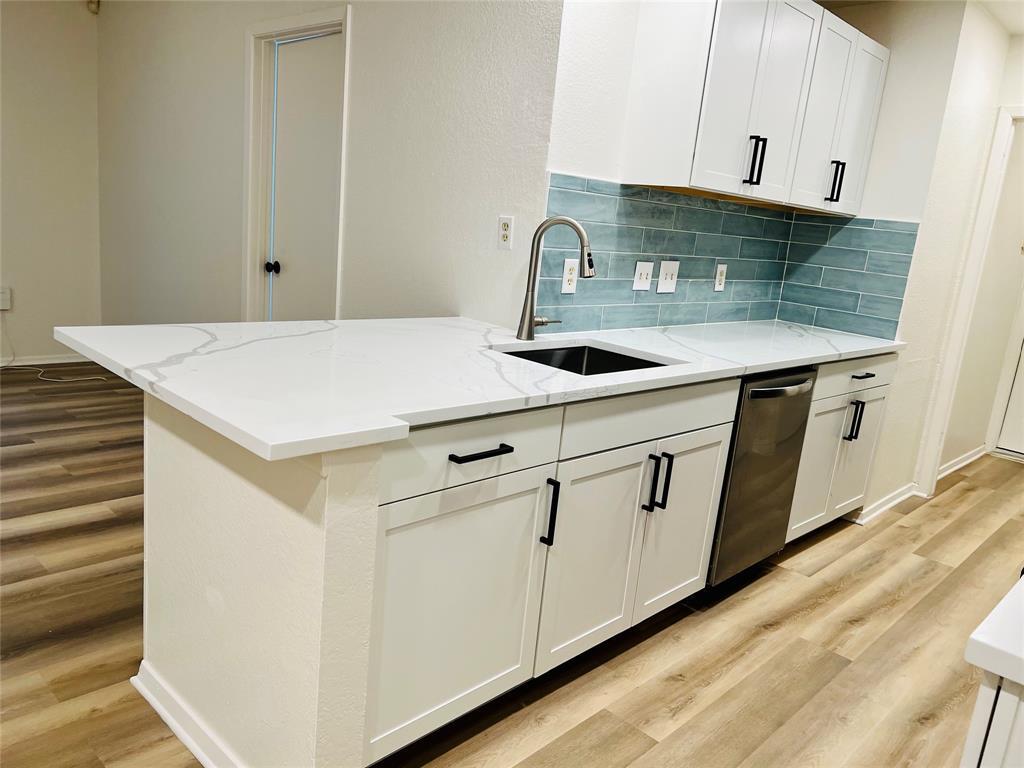 Foto principal - 8104 West Gate Blvd