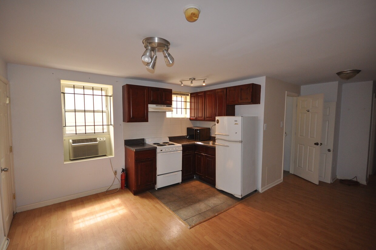 Primary Photo - 1517 N 15th St