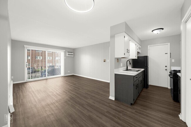 Foto del edificio - Woodland Court Apartments