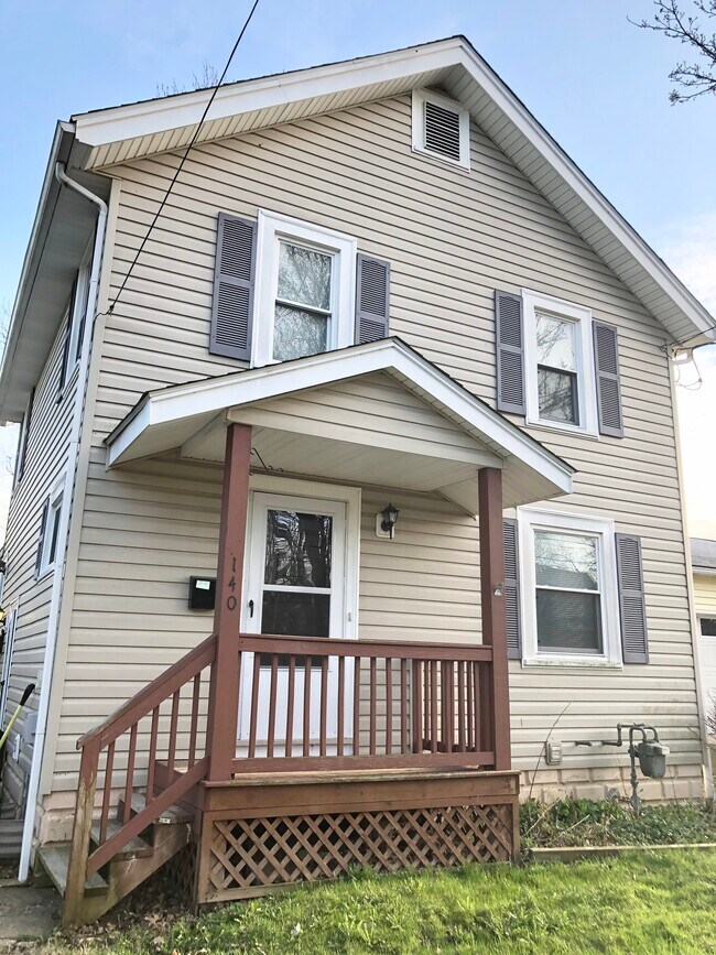 140 W Union St Unit 140, Medina, OH 44256 Apartments in Medina, OH