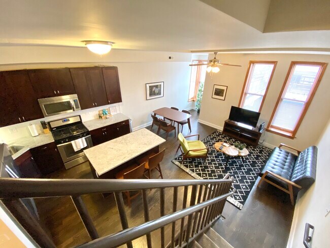 Foto del edificio - 939 W Armitage Ave