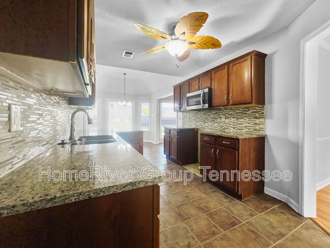 Building Photo - 4290 Mary Lynn Dr