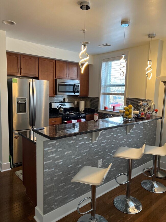 Foto del edificio - 1352 Longfellow St NW