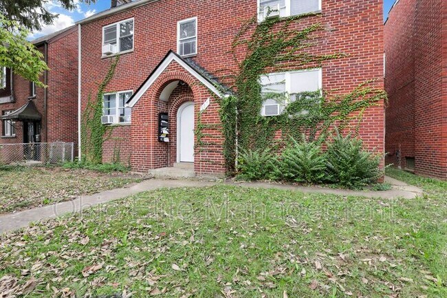 Building Photo - 987 Lilley Ave