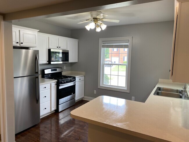 Building Photo - 3877 Sugar Creek Dr
