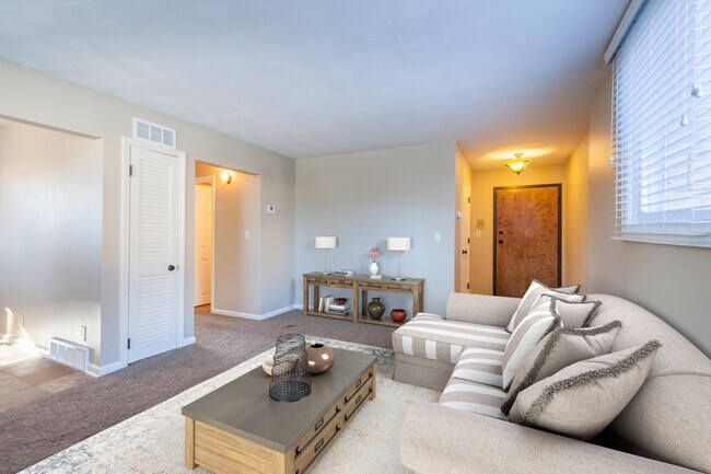 Foto del edificio - Gifford Court Apartments